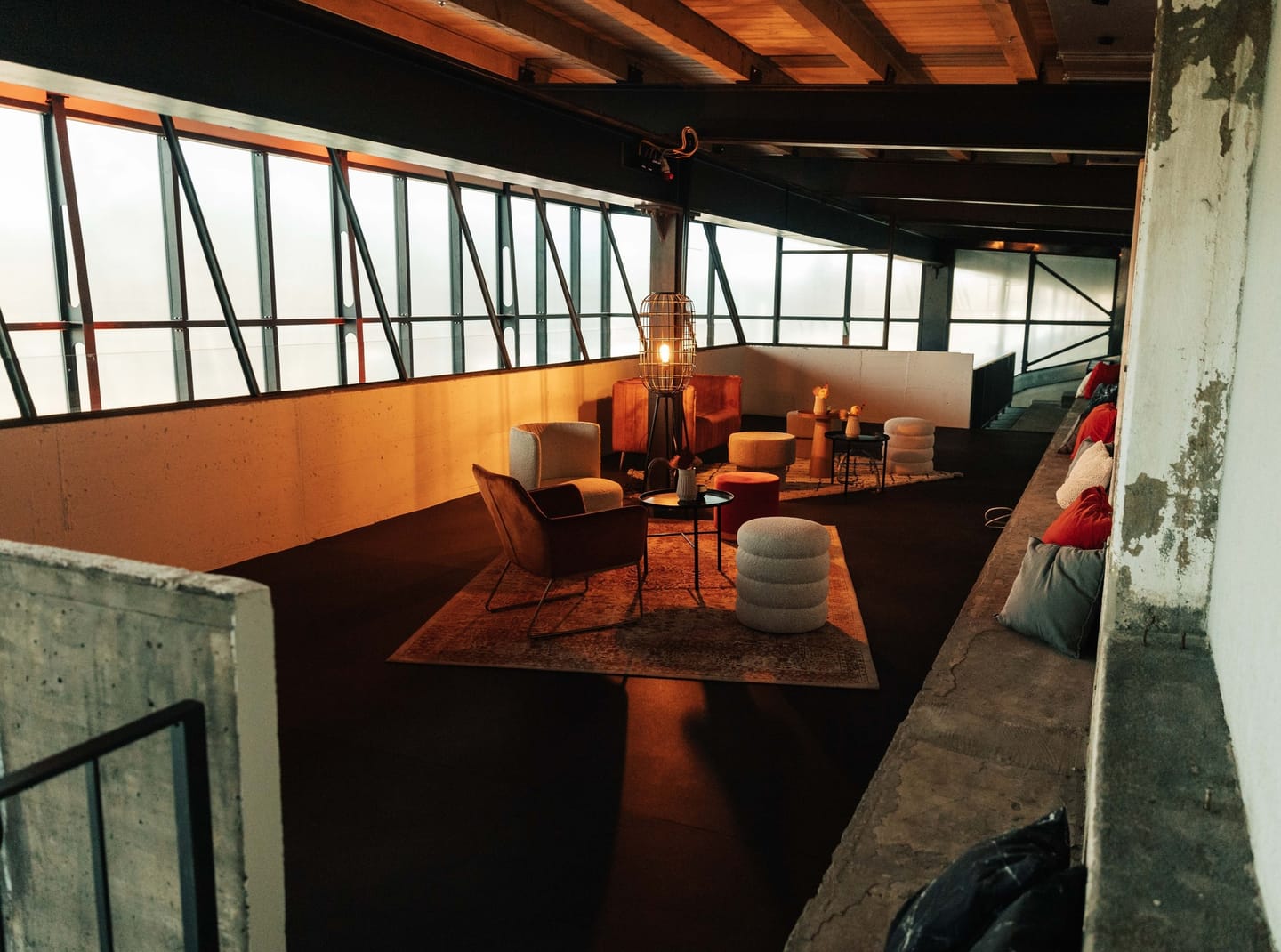 Galerie - AVUS Tribüne main room